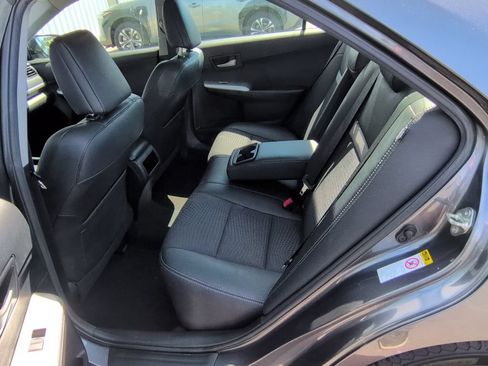 Used 2014 Toyota Camry SE FWD image 10