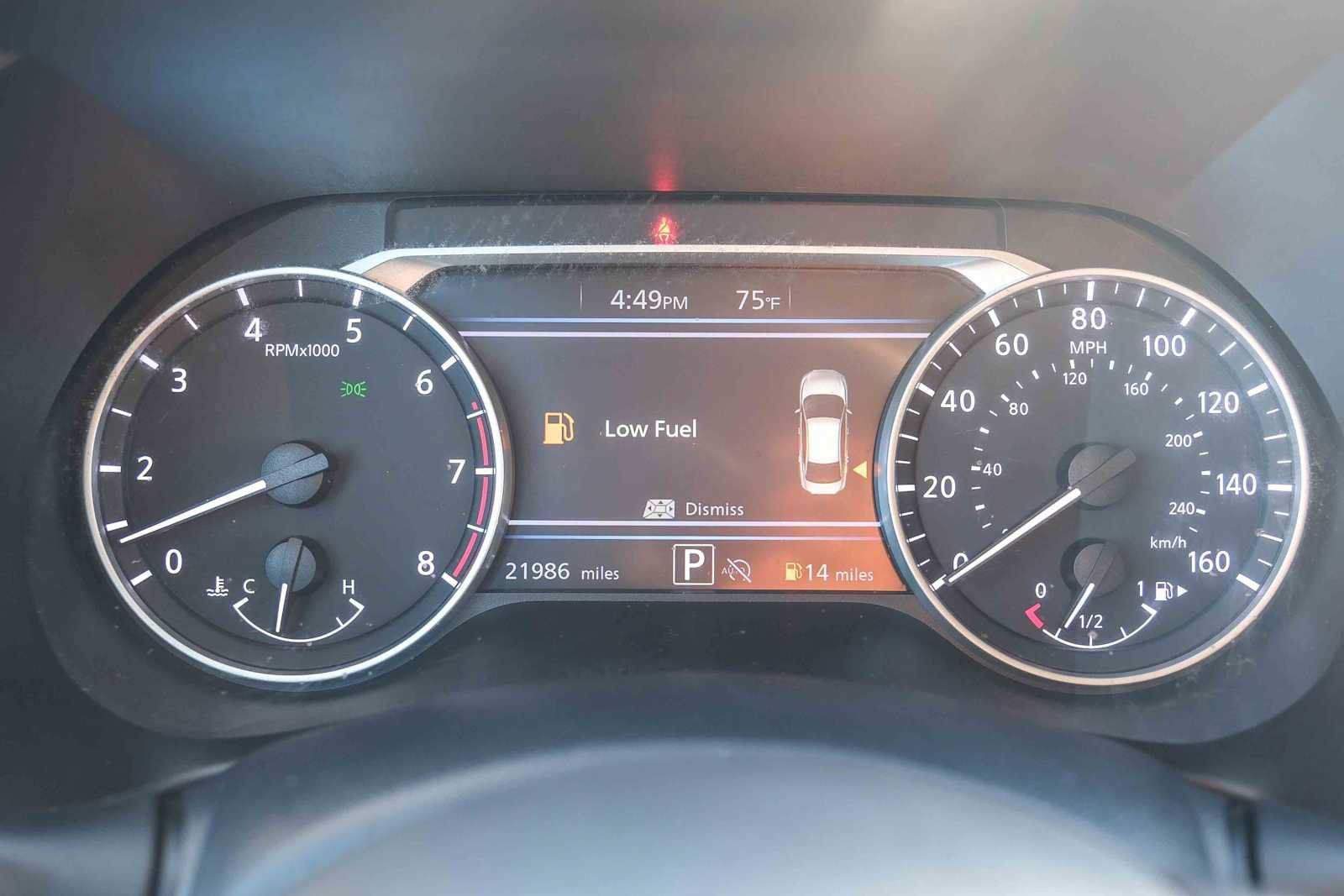 Used 2024 Nissan Sentra SR w/ SR Premium Package FWD image 25