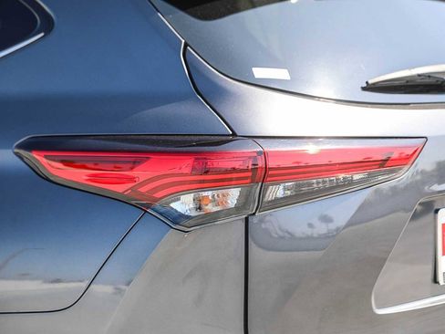 Certified 2022 Toyota Highlander Limited image 10