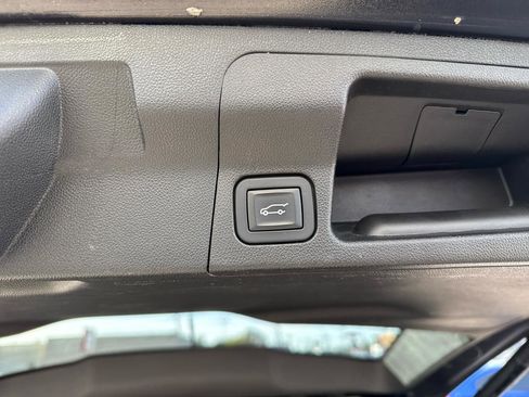 Used 2017 GMC Acadia Denali FWD image 9