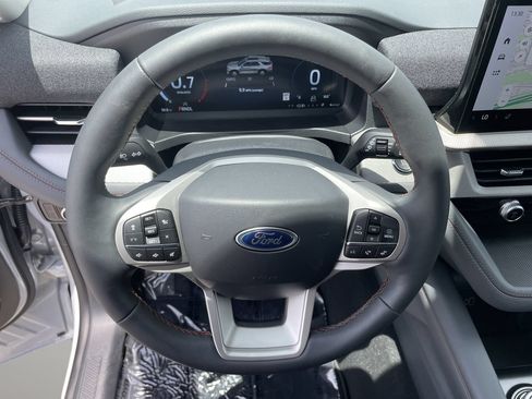 New 2026 Ford Explorer Active w/ Active Comfort Package RWD image 30
