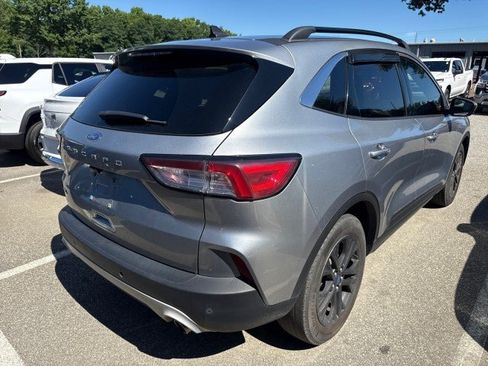 Used 2022 Ford Escape SEL FWD image 4