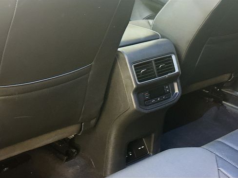 Used 2025 Volkswagen Atlas SE AWD/4WD image 29