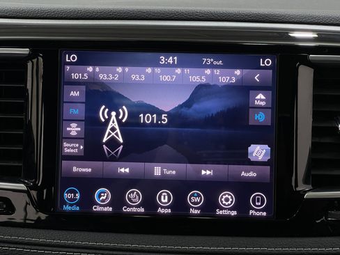 Used 2020 Chrysler Pacifica Limited w/ Advanced Safetytec Group FWD image 25