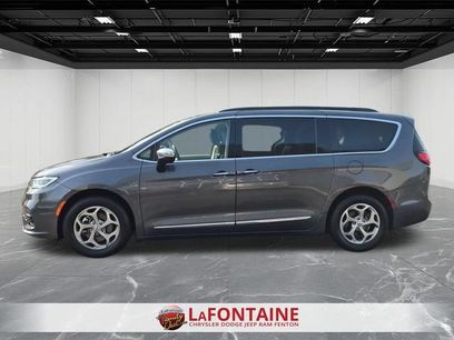Used 2023 Chrysler Pacifica Limited