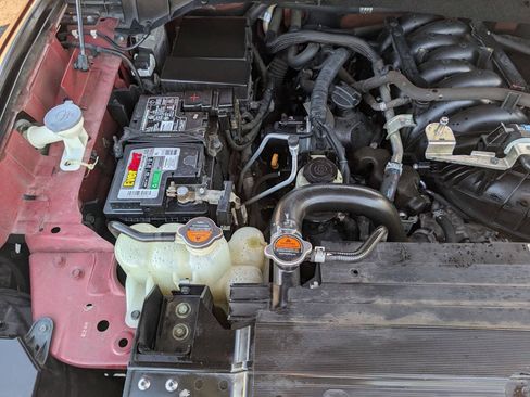 Used 2017 Nissan Titan SV RWD image 5