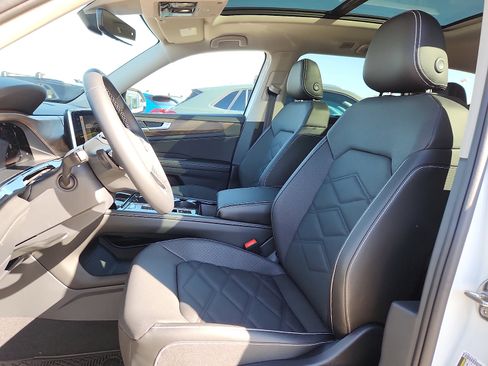 New 2026 Volkswagen Atlas SE image 13