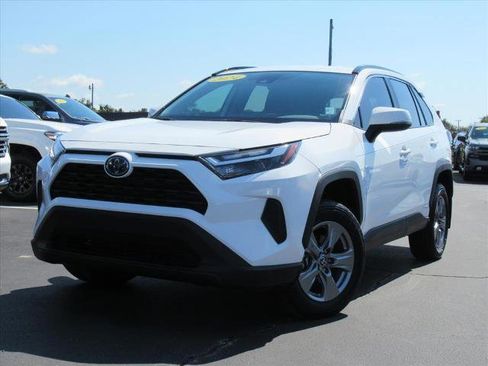 Used 2024 Toyota RAV4 XLE image 3