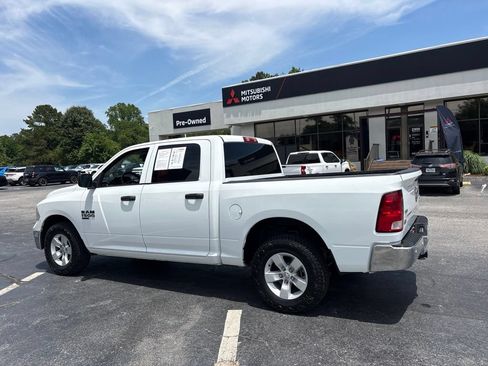 Used 2022 RAM 1500 Classic SLT w/ Electronics Group AWD/4WD image 4
