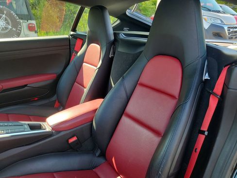 Used 2023 Porsche 718 Cayman RWD image 26