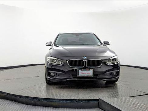 Used 2018 BMW 320i Sedan RWD image 12