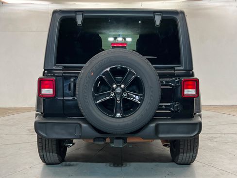 Used 2022 Jeep Wrangler Unlimited Sport AWD/4WD image 4