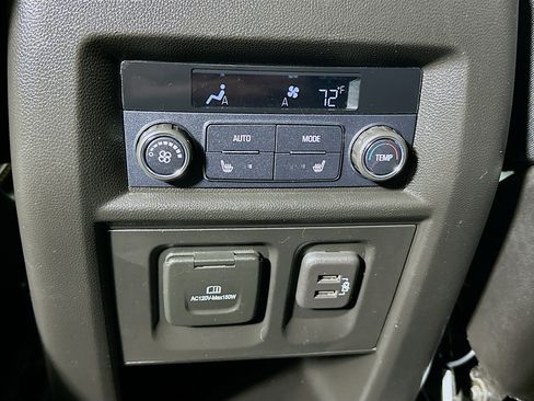 Used 2021 Chevrolet Traverse Premier w/ Redline Edition AWD/4WD image 27