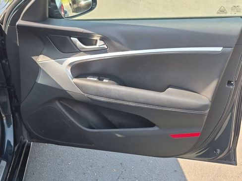 Used 2025 Genesis G70 2.5T RWD image 33