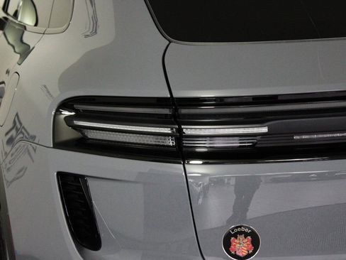 Certified 2025 Porsche Macan Turbo Electric image 12