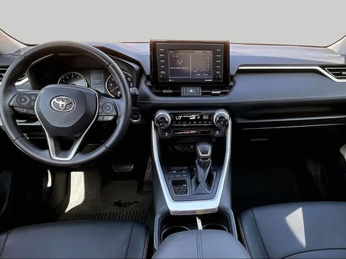 Used 2021 Toyota RAV4 XLE Premium FWD image 18