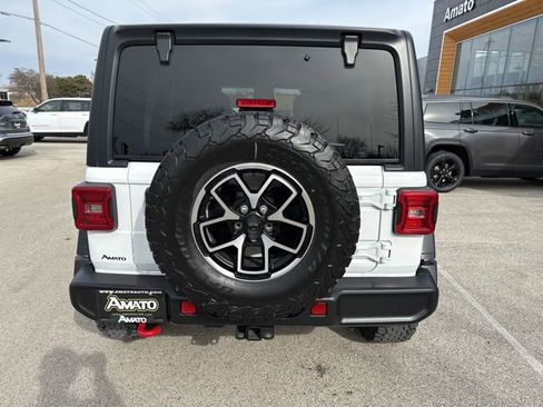 Used 2024 Jeep Wrangler Rubicon image 7