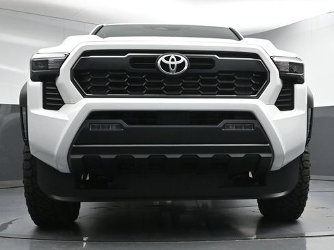 Used 2025 Toyota Tacoma TRD Off-Road AWD/4WD image 27