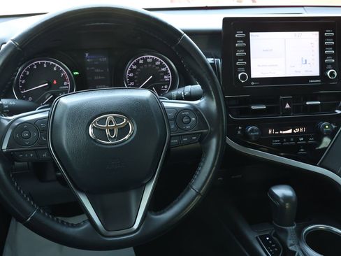 Used 2023 Toyota Camry SE w/ Convenience Package image 14