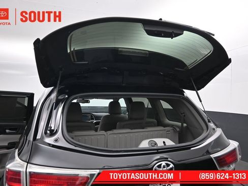 Used 2016 Toyota Highlander Limited AWD/4WD image 29