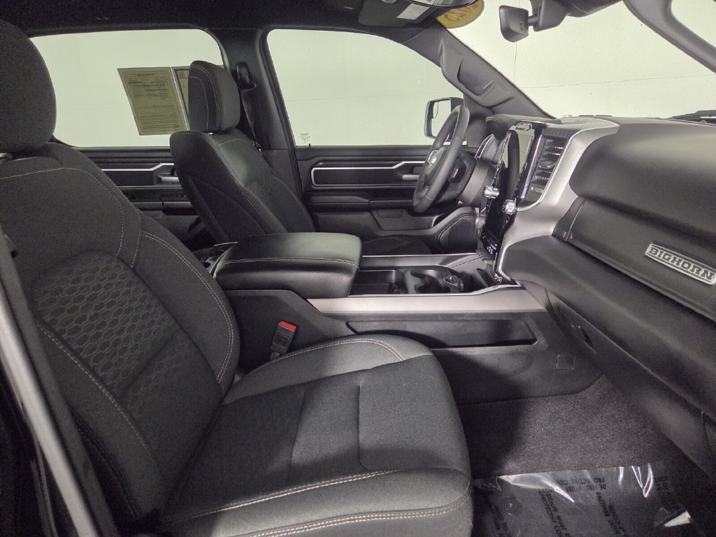 Used 2025 RAM 1500 Big Horn RWD image 31
