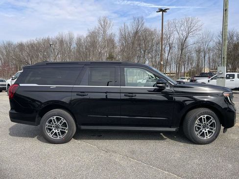 New 2026 Ford Expedition Max Active RWD image 2