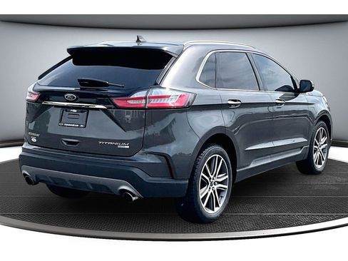 Used 2019 Ford Edge Titanium w/ Cold Weather Package AWD/4WD image 15