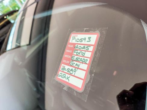 Used 2025 Ford Escape Active AWD/4WD image 27
