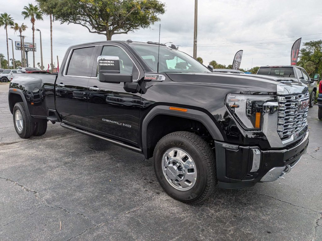 New 2026 GMC Sierra 3500 Denali w/ Denali Reserve Package AWD/4WD image 2