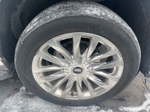 Used 2023 Cadillac Escalade Premium Luxury image 10