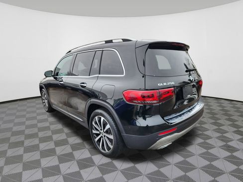 Used 2023 Mercedes-Benz GLB 250 4MATIC image 3