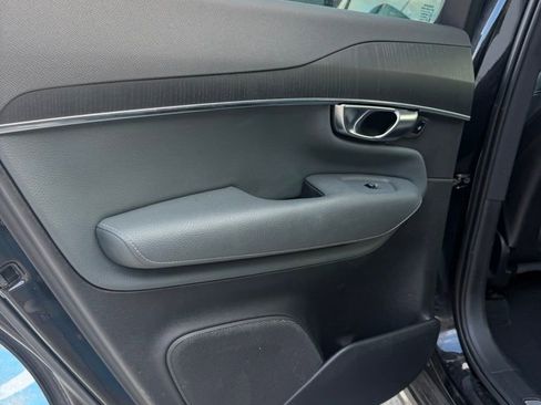 Used 2020 Volvo XC90 T6 Momentum image 9