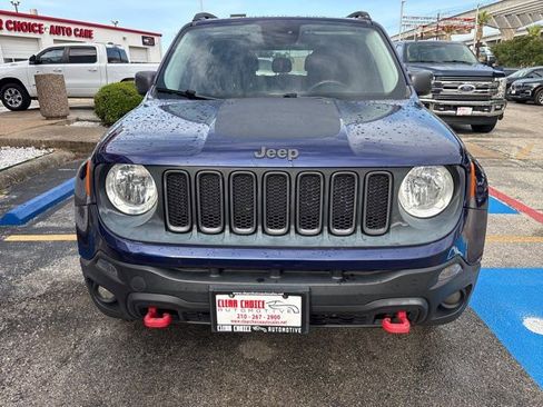 Used 2017 Jeep Renegade Trailhawk w/ Premium Trailhawk Package AWD/4WD image 2