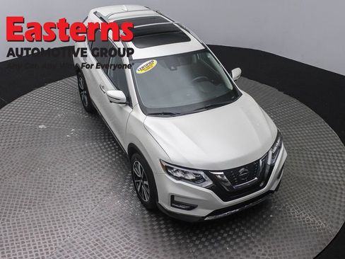 Used 2020 Nissan Rogue SL w/ Premium Package AWD/4WD image 3