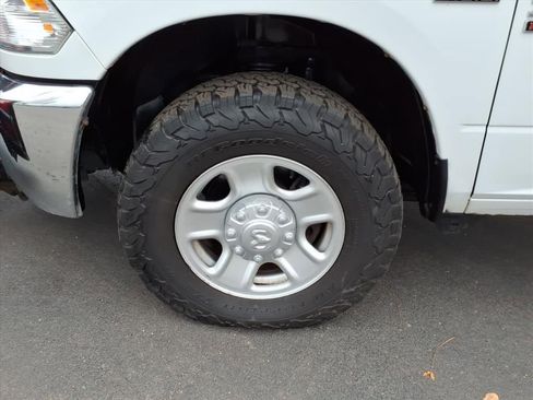 Used 2016 RAM 3500 Tradesman w/ Chrome Appearance Group image 9