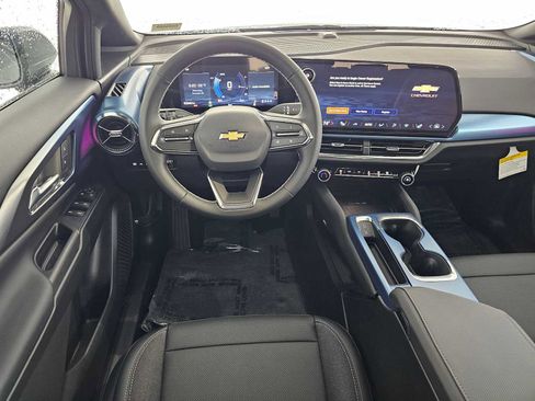 New 2026 Chevrolet Equinox EV LT image 18