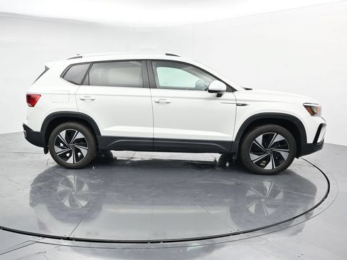 Used 2023 Volkswagen Taos SE AWD/4WD image 9
