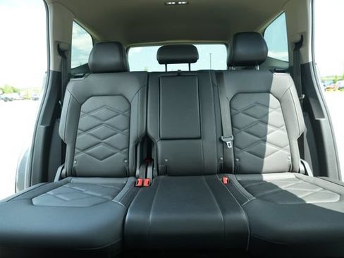 Used 2025 Volkswagen Atlas SE FWD image 37