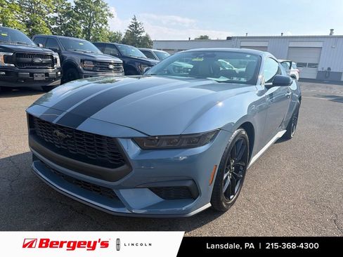 Used 2025 Ford Mustang Premium RWD image 1