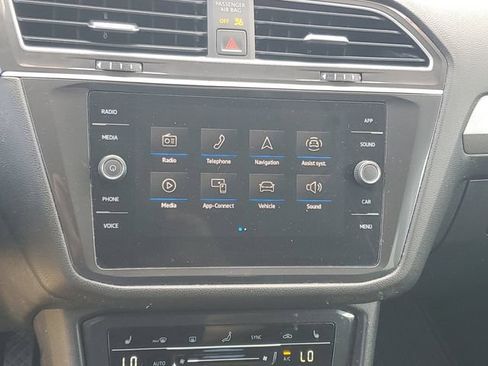 Used 2023 Volkswagen Tiguan SE FWD image 22