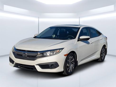 Used 2018 Honda Civic EX image 7