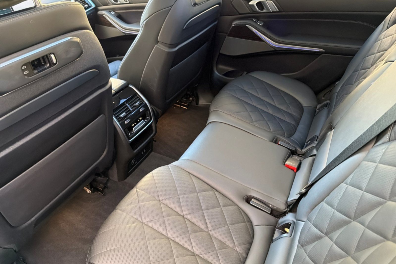Used 2024 BMW X7 xDrive40i AWD/4WD image 11