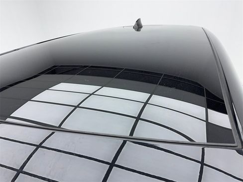 Used 2023 Land Rover Range Rover Evoque R-Dynamic SE image 13