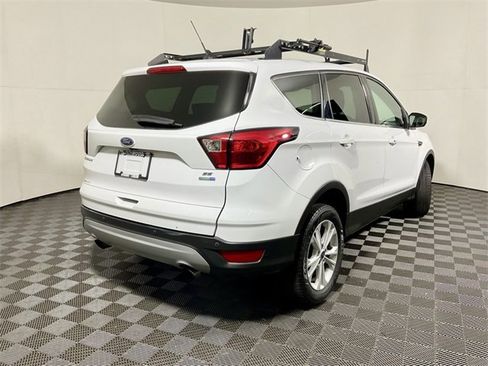 Used 2019 Ford Escape SE image 14