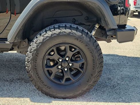 Used 2020 Jeep Wrangler Sport AWD/4WD image 30