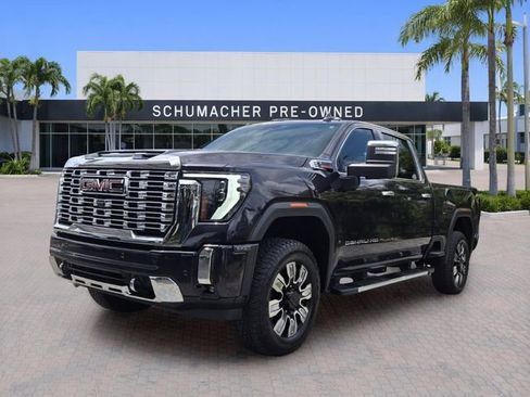 Used 2025 GMC Sierra 2500 Denali AWD/4WD image 3