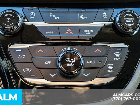 Used 2023 Chrysler Pacifica Touring-L FWD image 45
