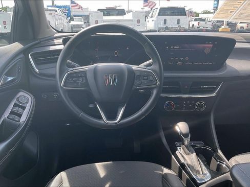Used 2025 Buick Encore GX Preferred AWD/4WD image 6