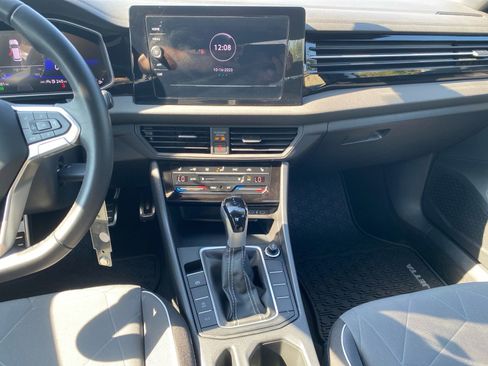 Used 2025 Volkswagen Jetta Sport image 10