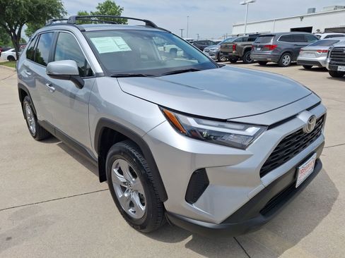 Used 2025 Toyota RAV4 XLE w/ Weather Package AWD/4WD image 8